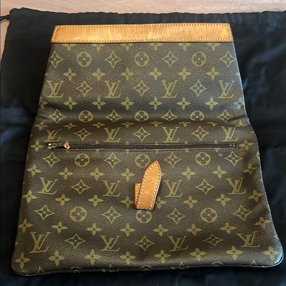 ✨Louis Vuitton Clutch Bag ✨ - Picture 7 of 16